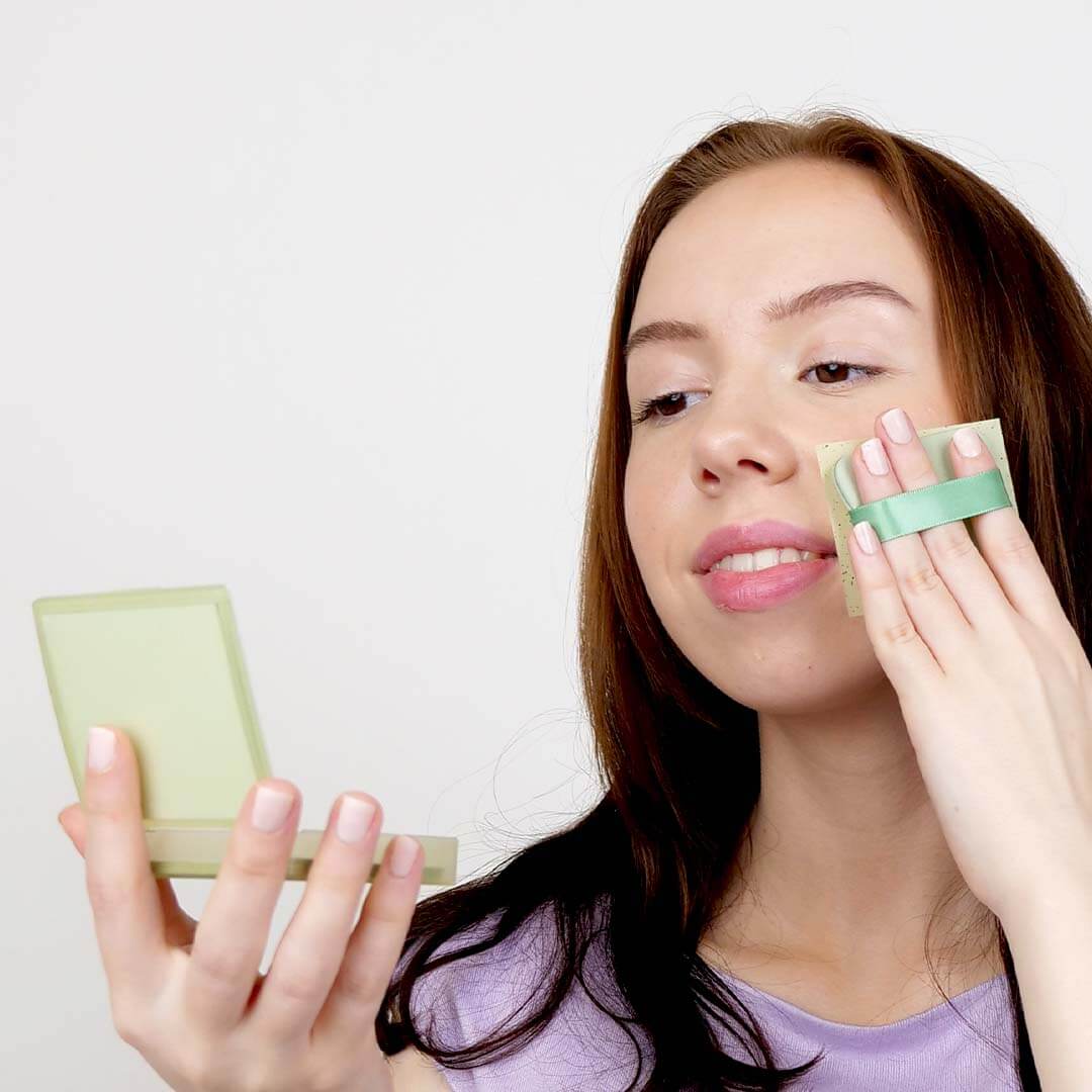 Blotberry™ Shine Control Compact